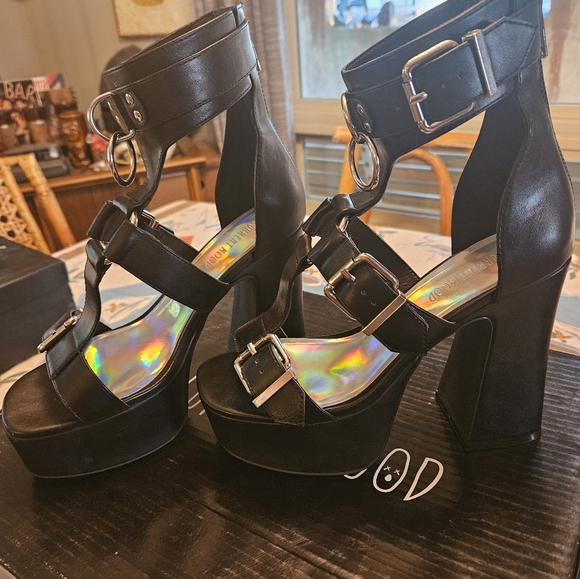 Midnight Mood Buckle Platform Heels - Picture 7 of 13